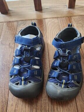kids sz 1 KEEN Newport H2 Sandal blue depths/gargoyle waterproof hiking sandal